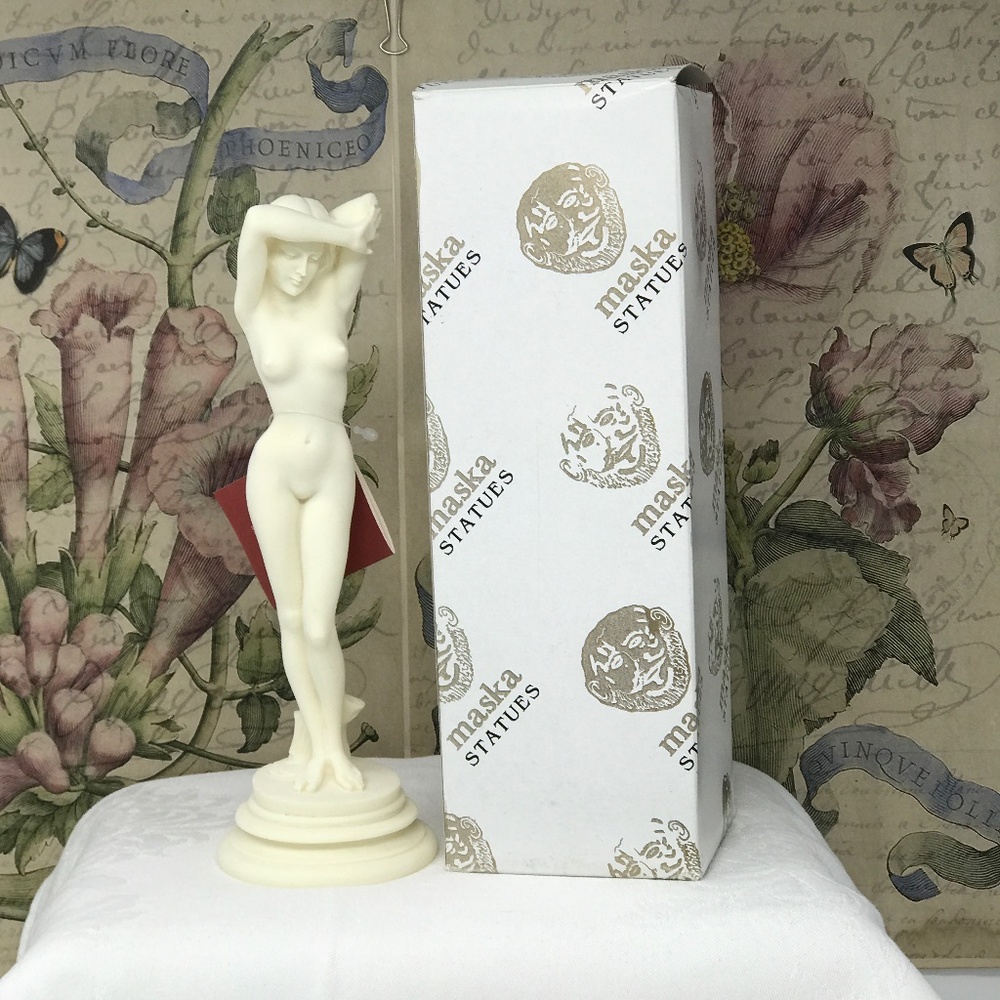 Maska Statues Handmade Alabaster Nude Maiden Statue New in Box Made in Greece